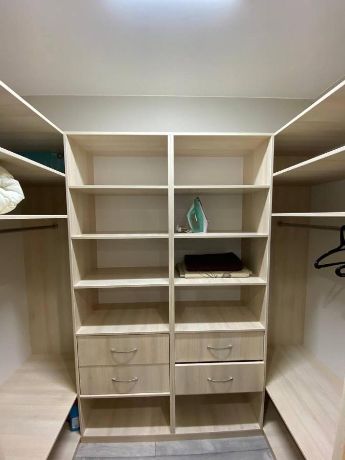 замечательная евродвушка район теремков 209 Apartment Kyiv