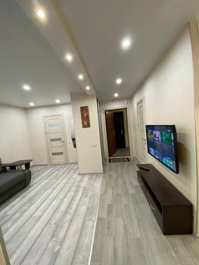 замечательная евродвушка район теремков 209 Apartment *